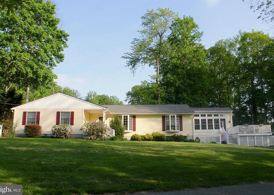 1st image of 2322 Turner Ln