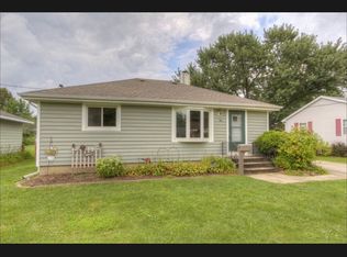 105 W Reckitt St, Sycamore, IL 60178