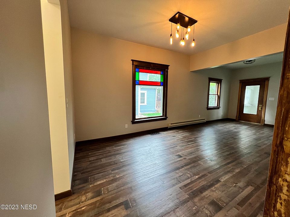 212 3rd St SE, Watertown, SD 57201 Zillow