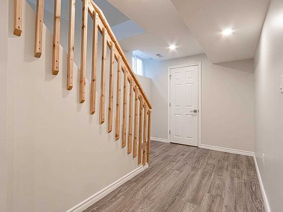 3rd image of 70 Breeze Dr