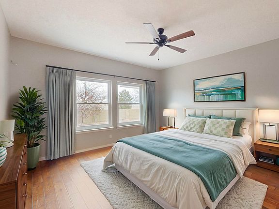 4th image of 7151 Marseille Pl NE