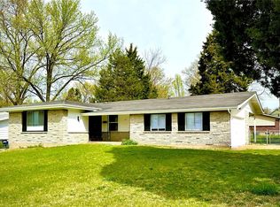 11187 Mammoth Dr, Saint Louis, MO 63136