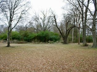 810 E Parkway Dr, Russellville, AR 72801