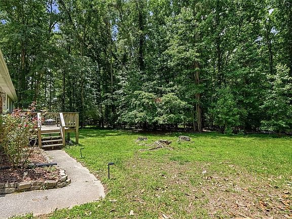 2nd image of 40 Oak Hill Dr