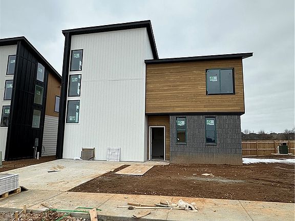 2nd image of 2400 S 27th St