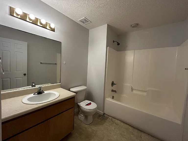 101 Hall St #224 — Photo 7