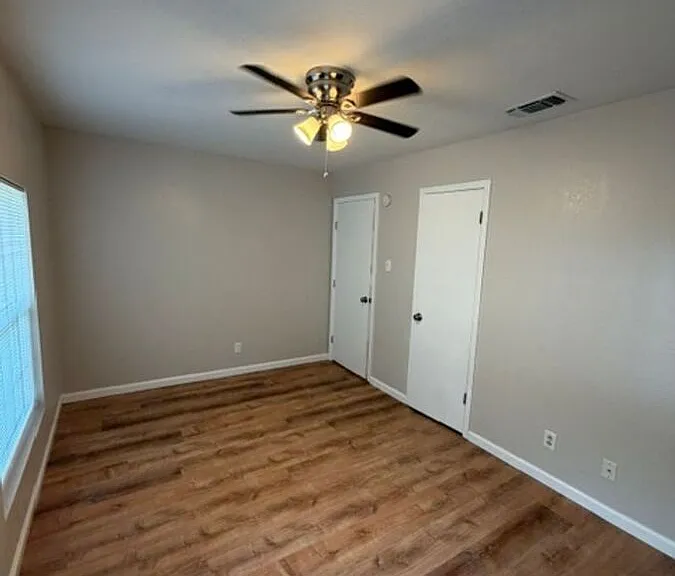 815 Cedar Oaks Ln — Photo 12