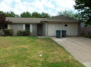 5737 Macdougall Dr, Haltom City, TX 76148