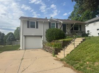 8221 Arbor St, Omaha, NE 68124