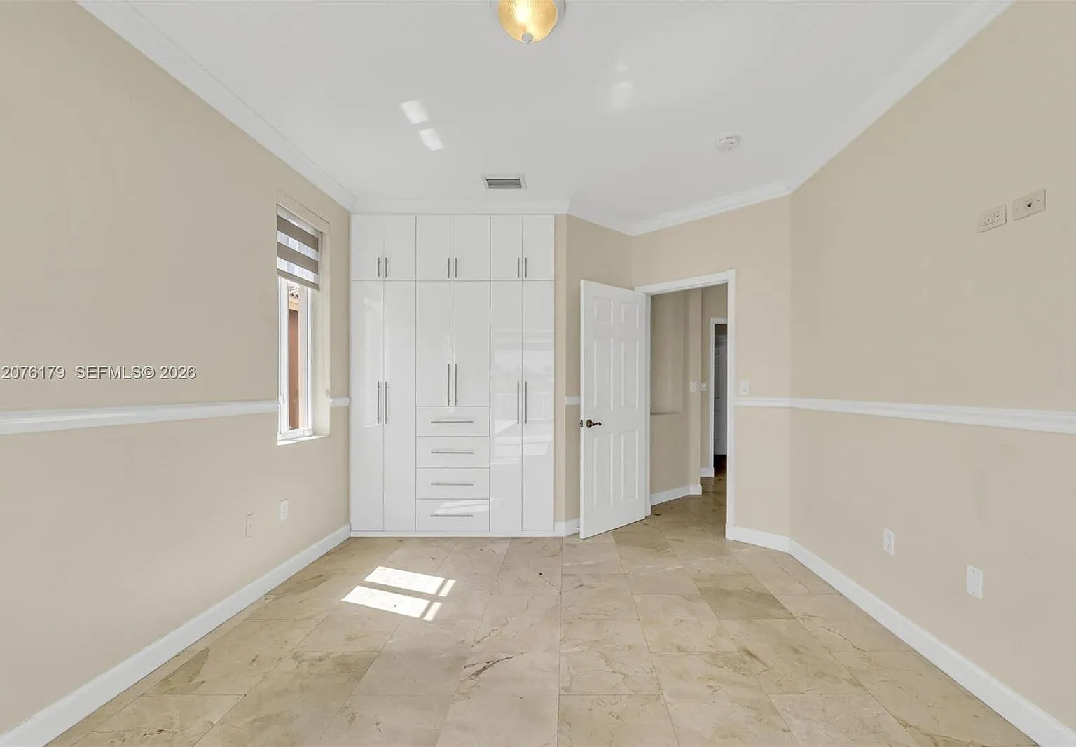 5 bed, 2916 sqft, $6,000 — Photo 2