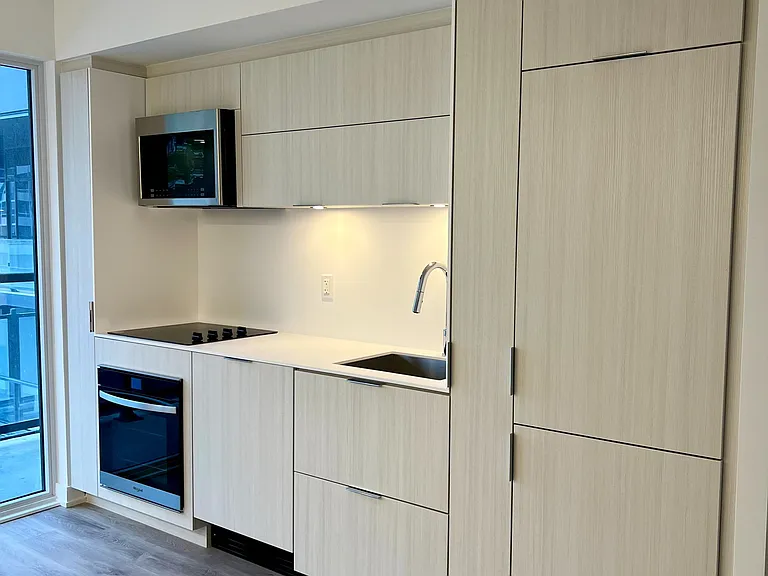 370 Martha St #311 — Photo 11