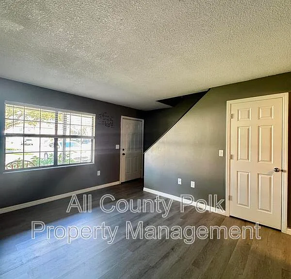 1415 Ridge Lake Ct — Photo 6