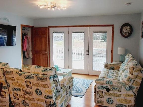4th image of 4367 Iroquois Dr