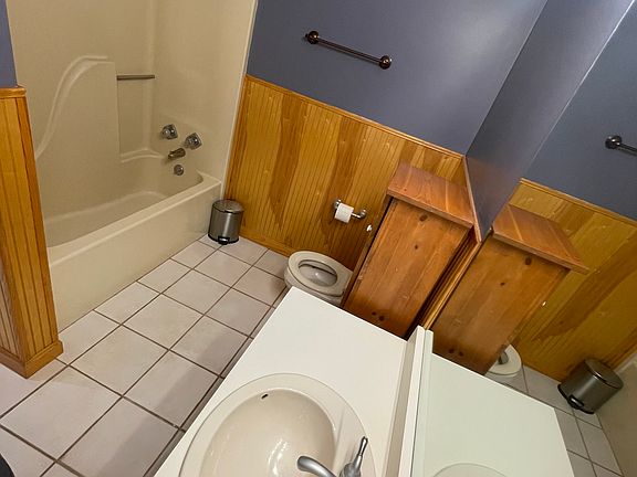 2nd Bathroom
