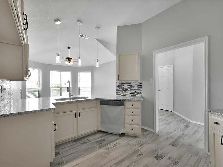 2306 Piddler Dr — Photo 9