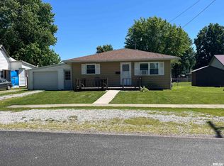 520 E Jackson St, Virden, IL 62690