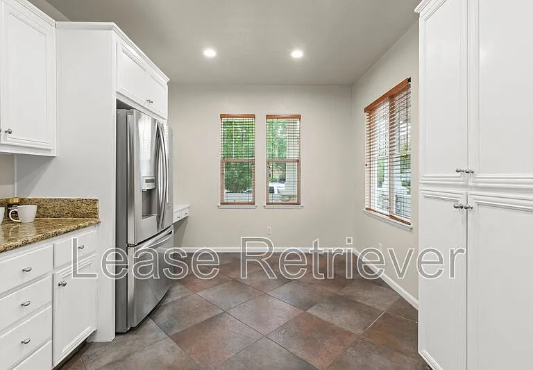 223 W Prosperidad Way — Photo 10