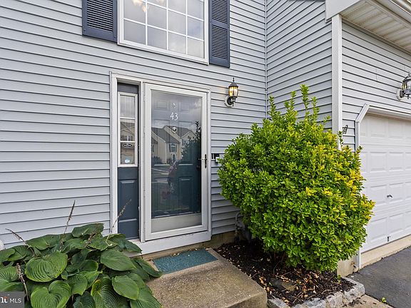 4th image of 43 Fawn Ct