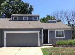 514 NW Valleybrook Rd, Blue Springs, MO 64014