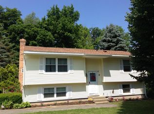 15 Marco Dr, Pittsfield, MA 01201