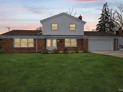 28426 Chatham Rd, Grosse Ile, MI, 48138