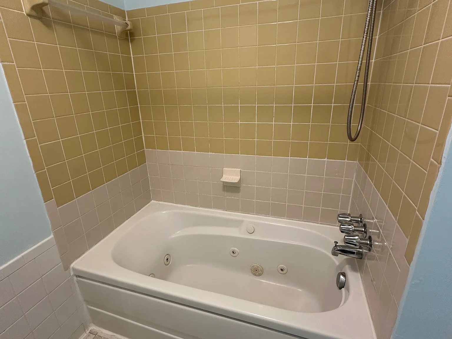 1 bed, 900 sqft, $1,750 — Photo 3