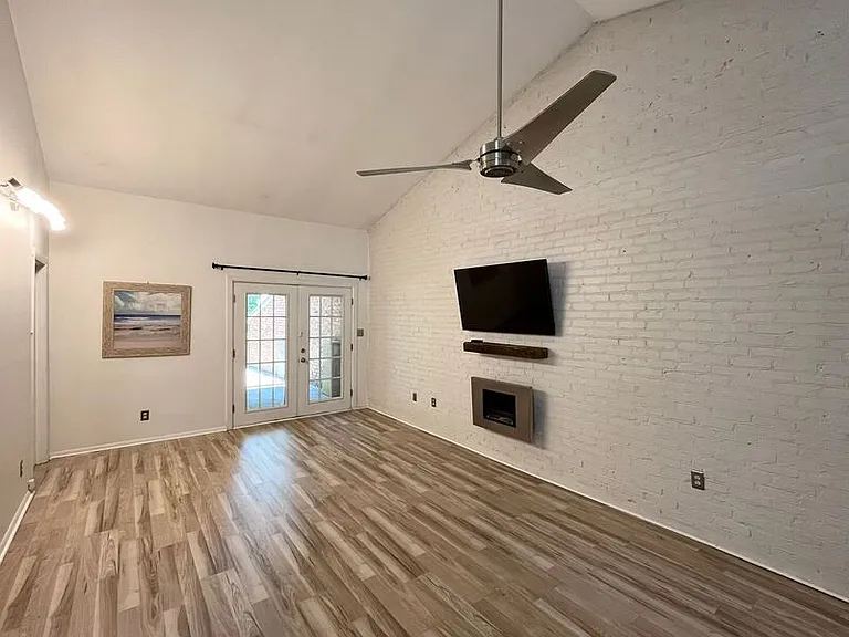 5414 Wayne St — Photo 2
