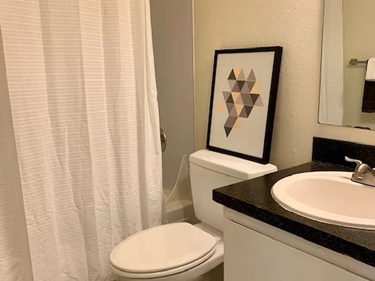 Tanglewood Apartments — Photo 10