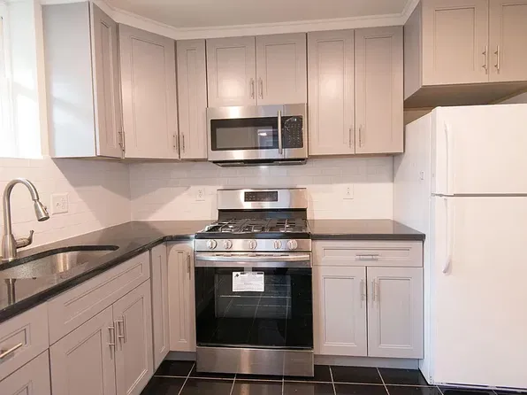 2622 S Franklin St, Philadelphia, PA 19148