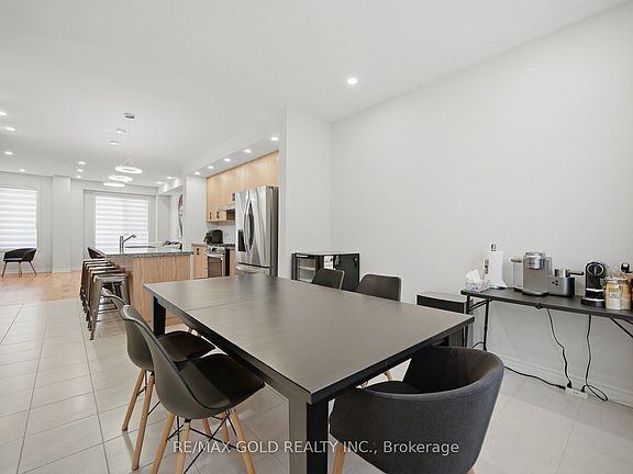4th image of 13 Lavinia Rd