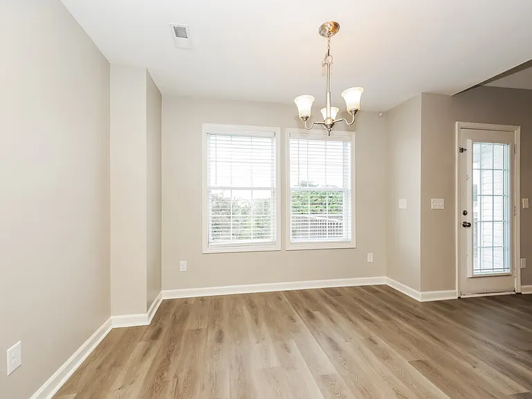 2945 Hearthside Dr — Photo 6