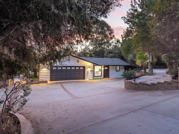 2210 Buena Creek Rd, Vista, CA 92084