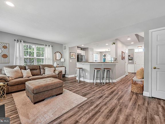 4th image of 436 Knollwood Rd