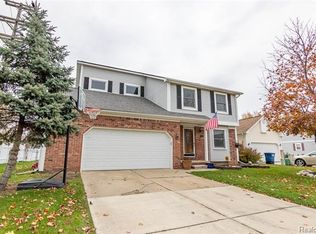1525 Sarah Ln #9, Westland, MI 48186