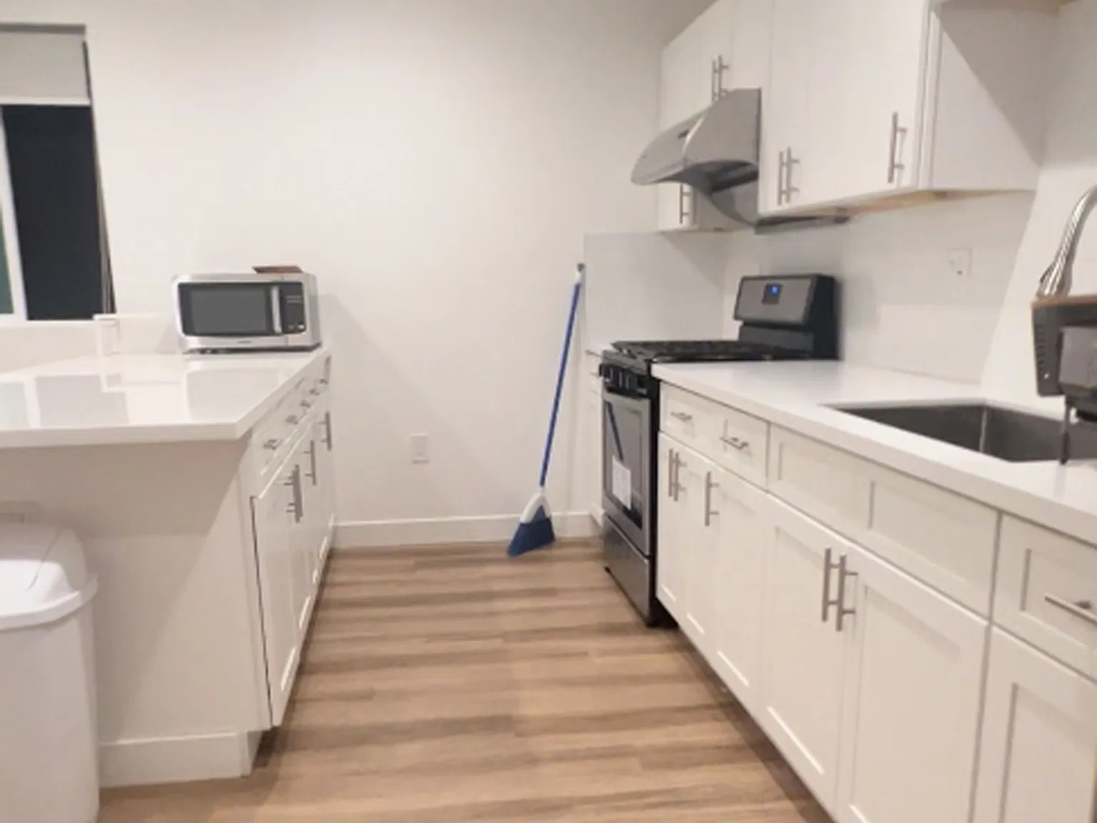 6 bed, $7,200 — Photo 2