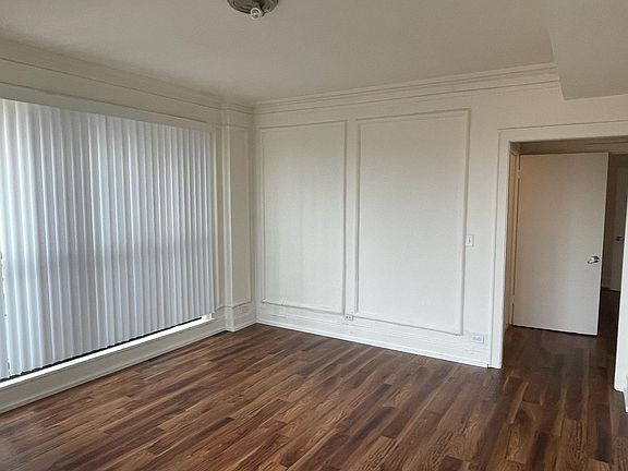 3rd image of 7600 N Bosworth Ave APT 312