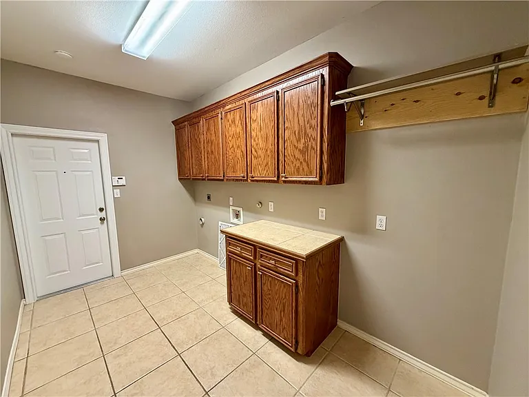 6230 Queen Jane St — Photo 24