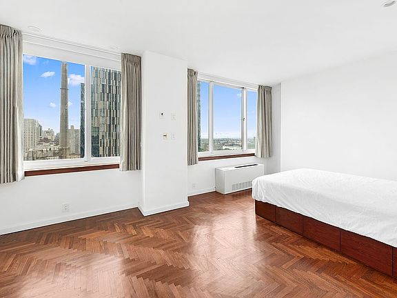 5th image of 524 E 72nd St APT 26A