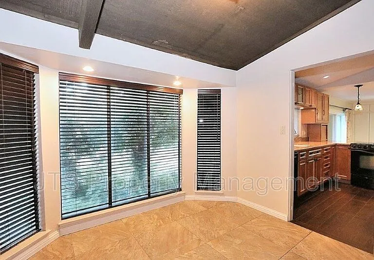 1060 Sand Bar Cir — Photo 26