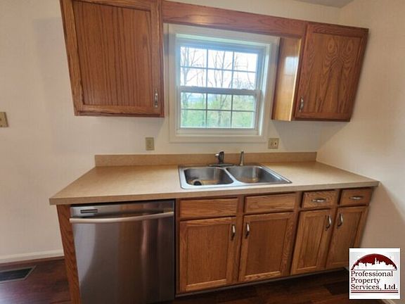 5th image of 1048 Kasinof Ave