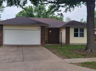 2793 W Katella Ln, Springfield, MO 65807