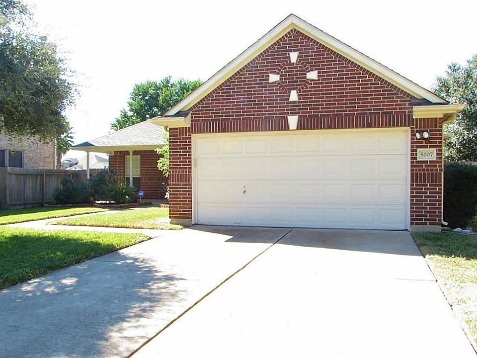 1st image of 5207 Bay Pines Dr