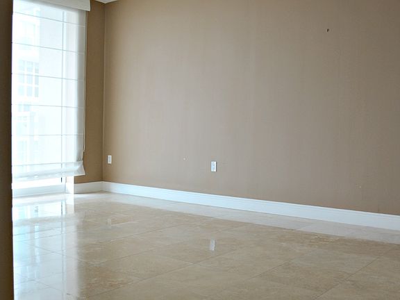 5th image of 3201 NE 183rd St APT 2602