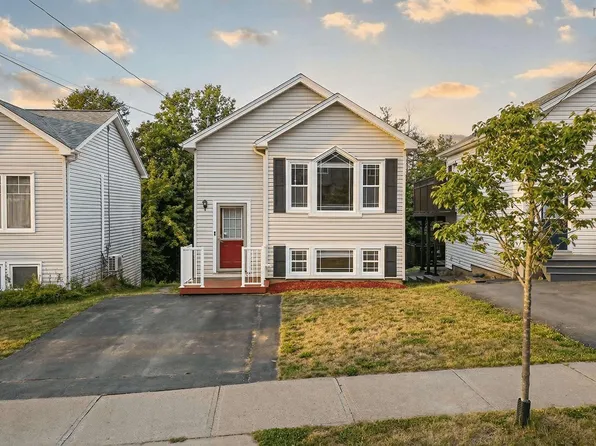 362 Millwood Dr, Middle Sackville, NS B4E 2E9
