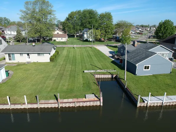 37500 Lakeville St, Harrison Township, MI 48045