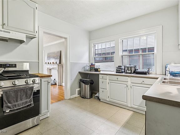 4th image of 9614 Clifton Blvd