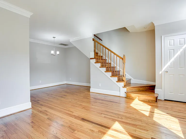 1045 N Stafford St — Photo 6