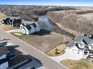 1600 S Scarlet Oak Pl, Sioux Falls, SD 57110