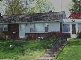 553 Oak Ridge Dr, Millersville, PA 17551