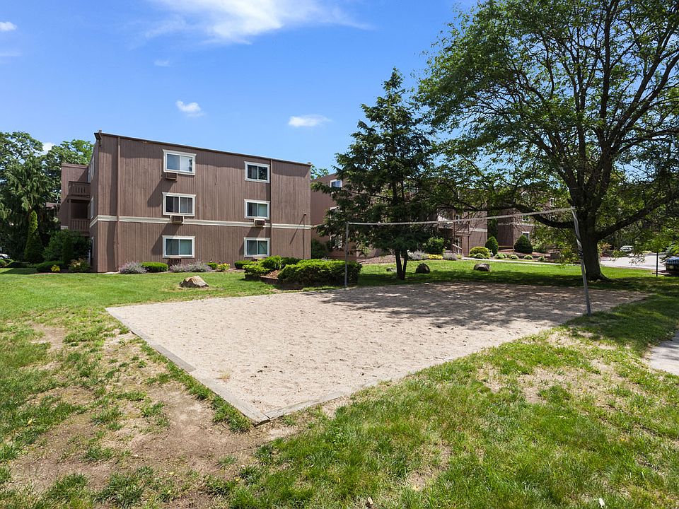 1st image of 825 Pontiac Ave APT 2202
